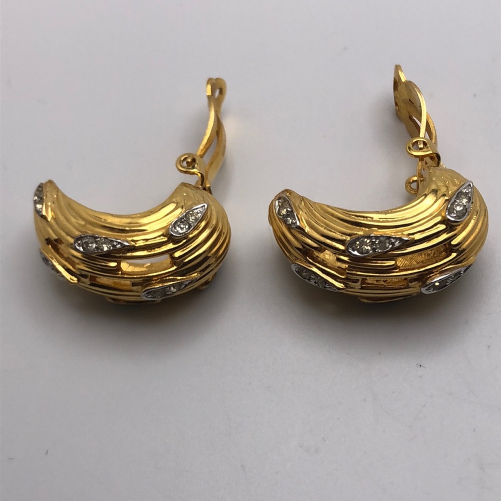 VTG Exquisite Joseph Mazer Gold Tone w/ Rhinestones Elegant Clip on Earrings